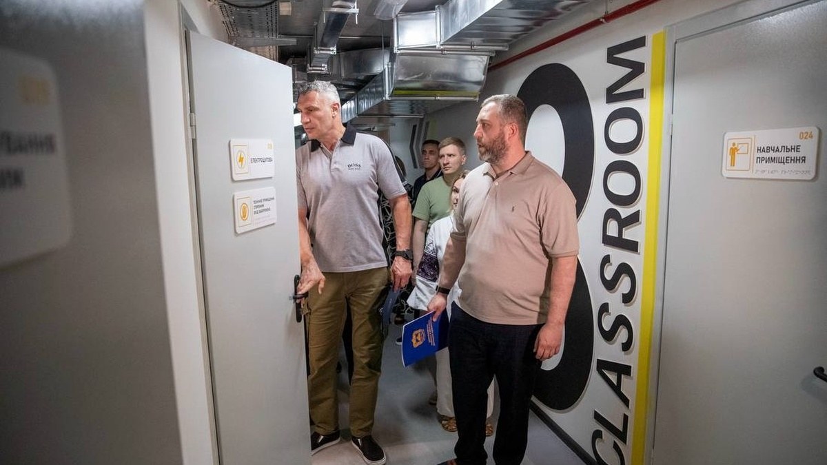 Укриття в Києві з нестачею сидінь та неналежним санітарним станом