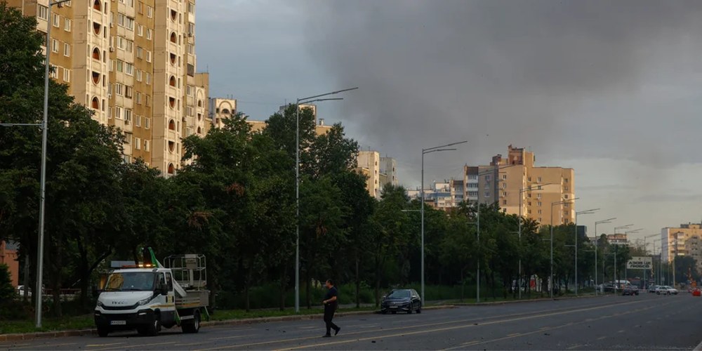 Дим у Києві після ракетного удару вночі 11 липня 2026 року