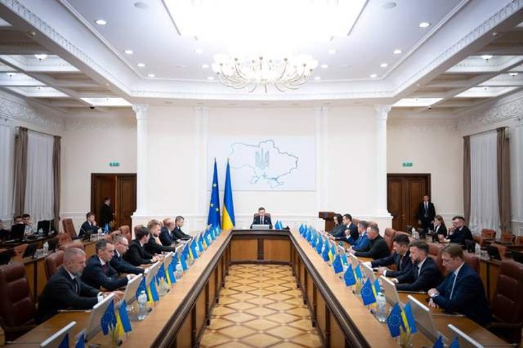 Фото з телеграм-каналу Сергія Корецького: перше засідання нового складу Кабінету Міністрів