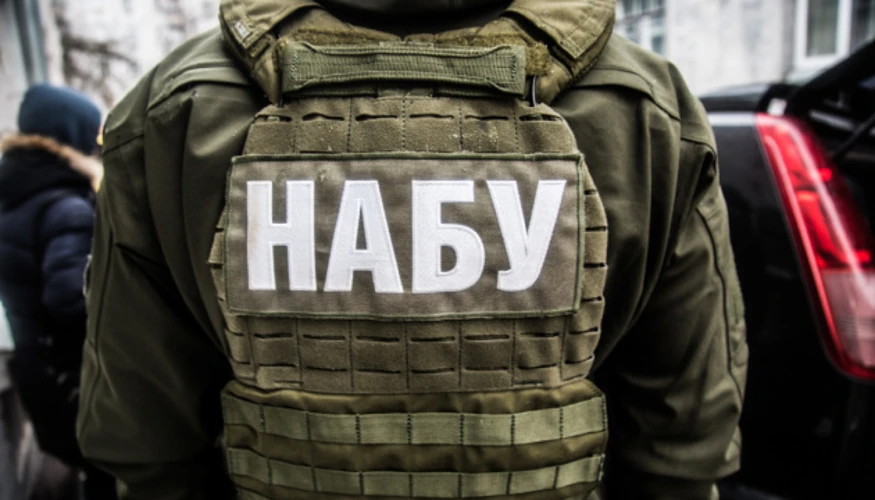 Невідомі чоловіки обговорюють гроші та Офіс Президента на аудіозаписах НАБУ