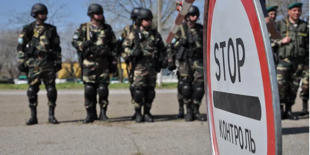 Озброєні люди з білоруського боку кордону погрожують латвійським військовим