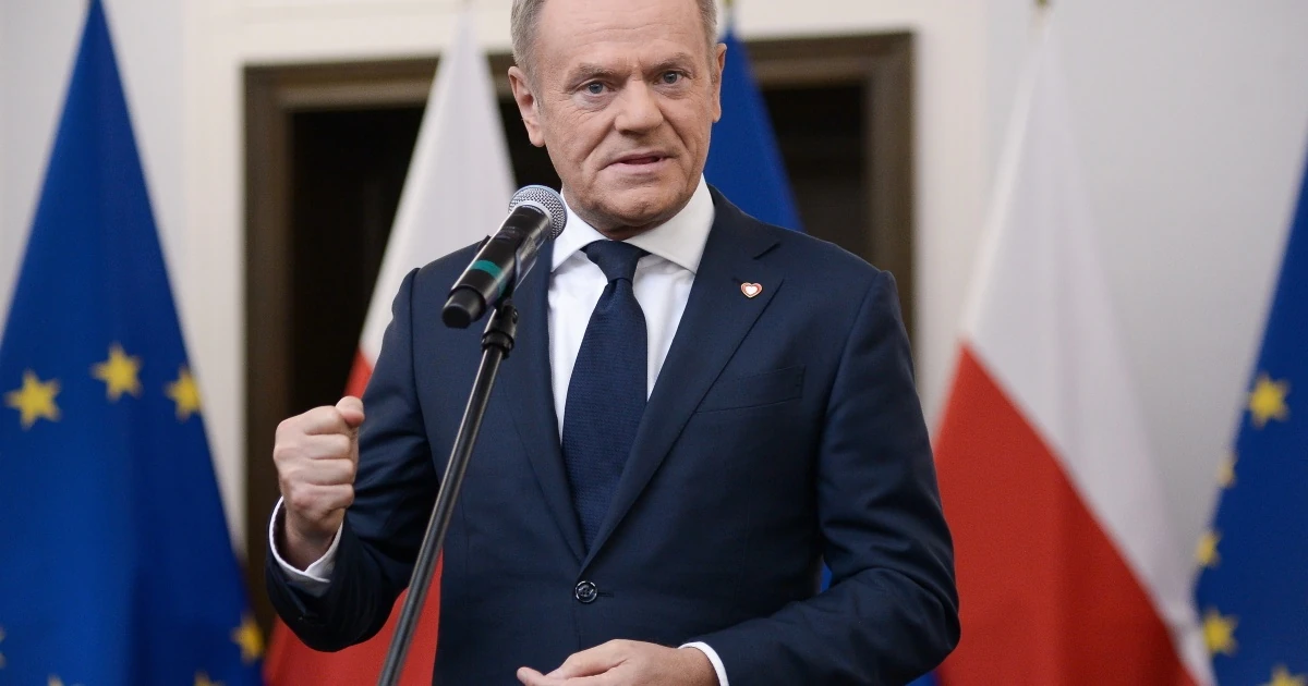 Колаж на тему повідомлення про можливий замах на прем'єр-міністра та міністра оборони Польщі